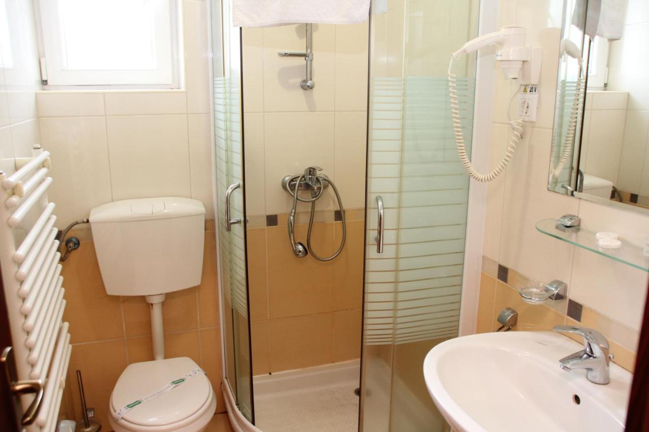 VILA URSU din SOVATA BAI&SPA -SAUNA , JACUZZI INTERIOR Esterno foto