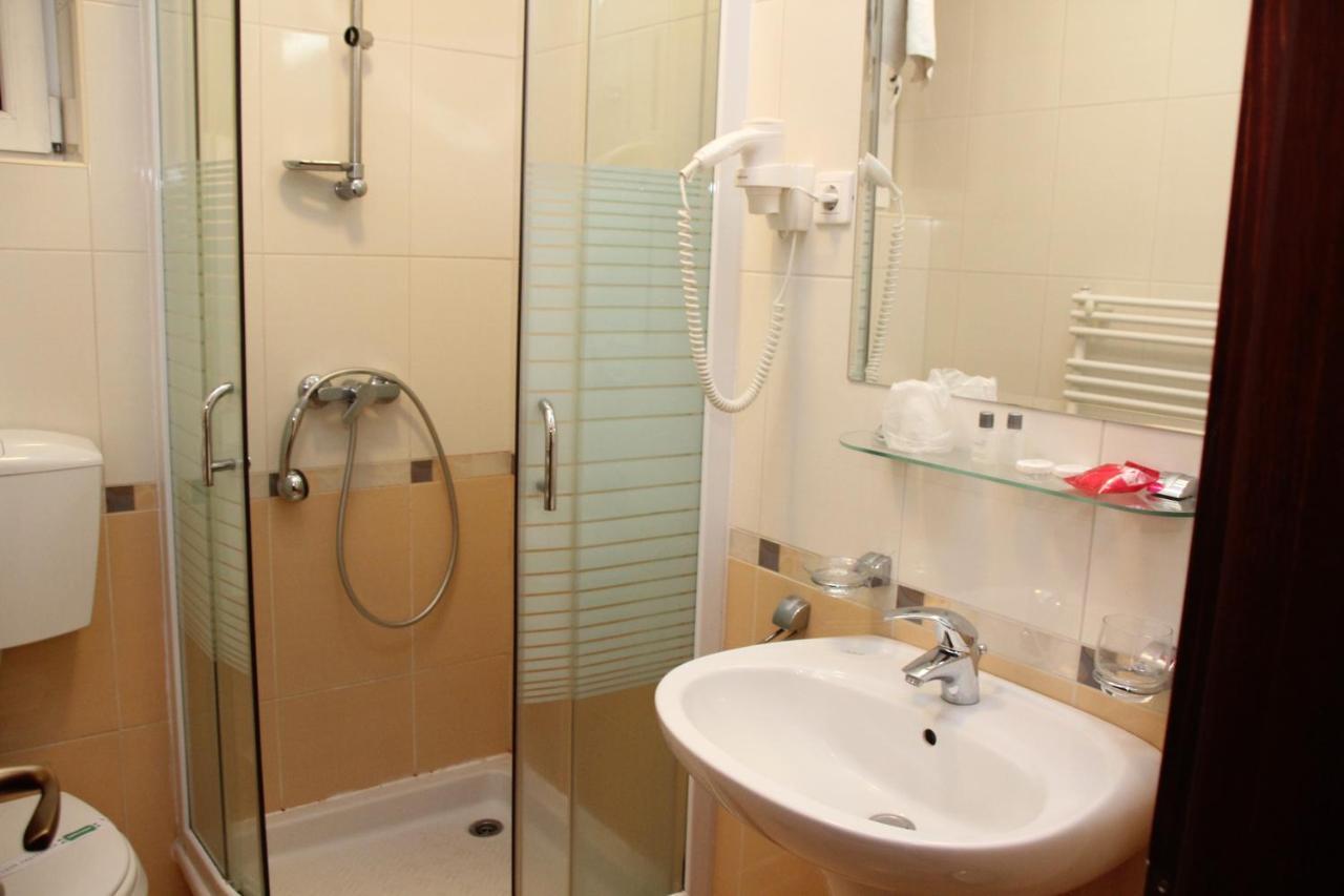 VILA URSU din SOVATA BAI&SPA -SAUNA , JACUZZI INTERIOR Esterno foto